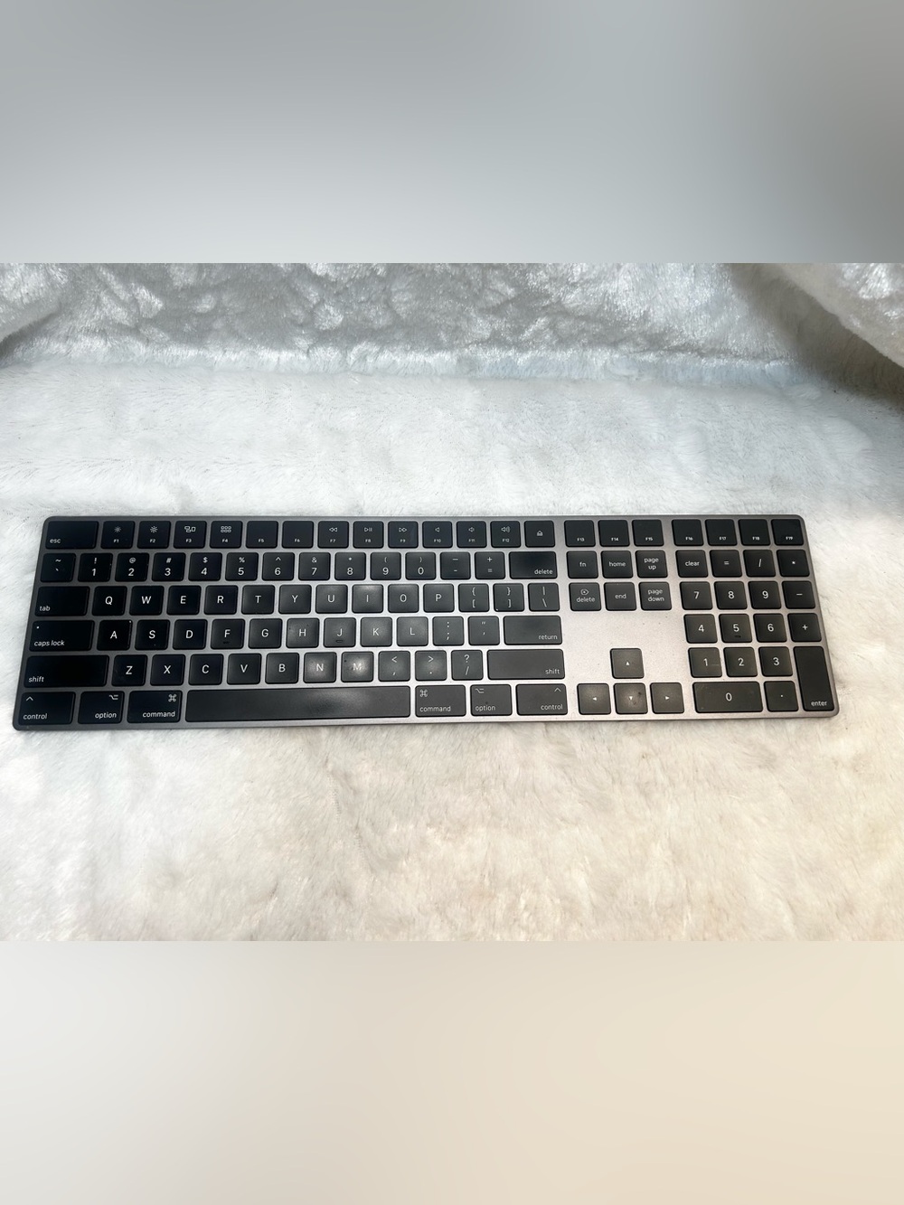 Apple Magic A1843 Wireless Bluetooth Keyboard With Numeric Keypad Tested
